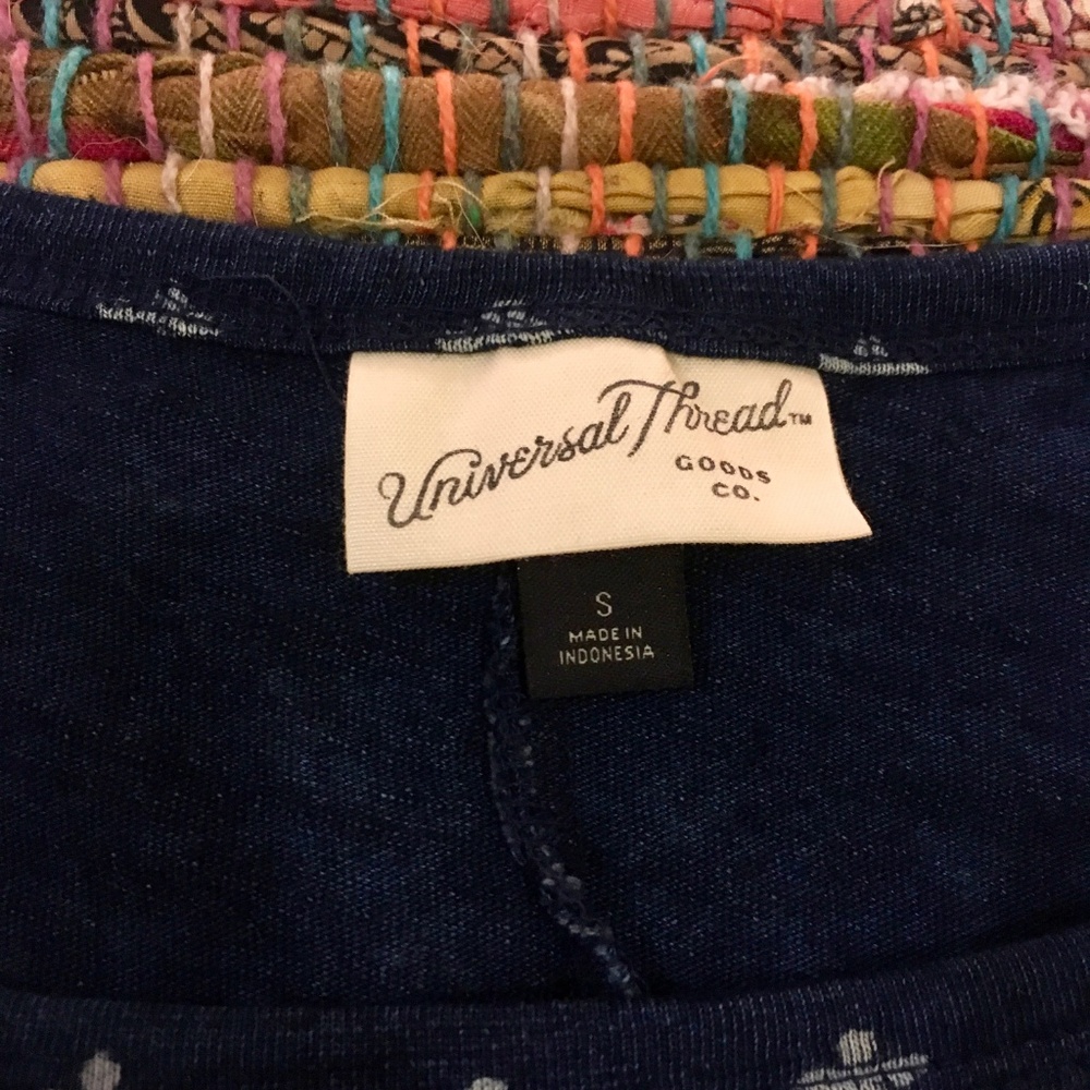 Universal Threads Blue Top - Picture 4 of 4